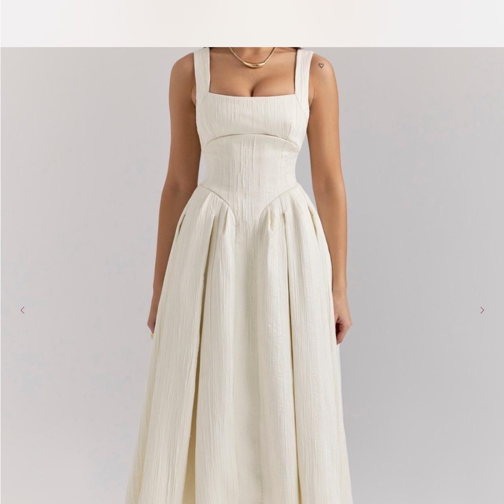 Elegant Cream Sleeveless Dress